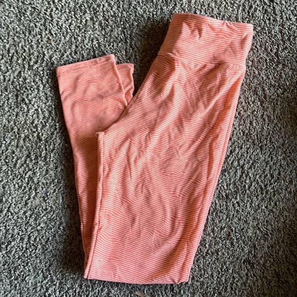 LuLaRoe Pants - LulaRoe pink and white striped leggings. One size